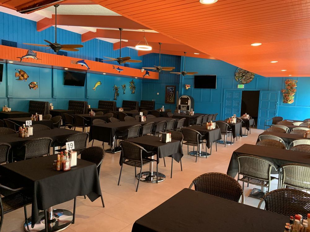 Restaurant For Lease off of HWY 198 - Includes All Equipment : 4545 West Noble Avenue, Visalia, CA 93277